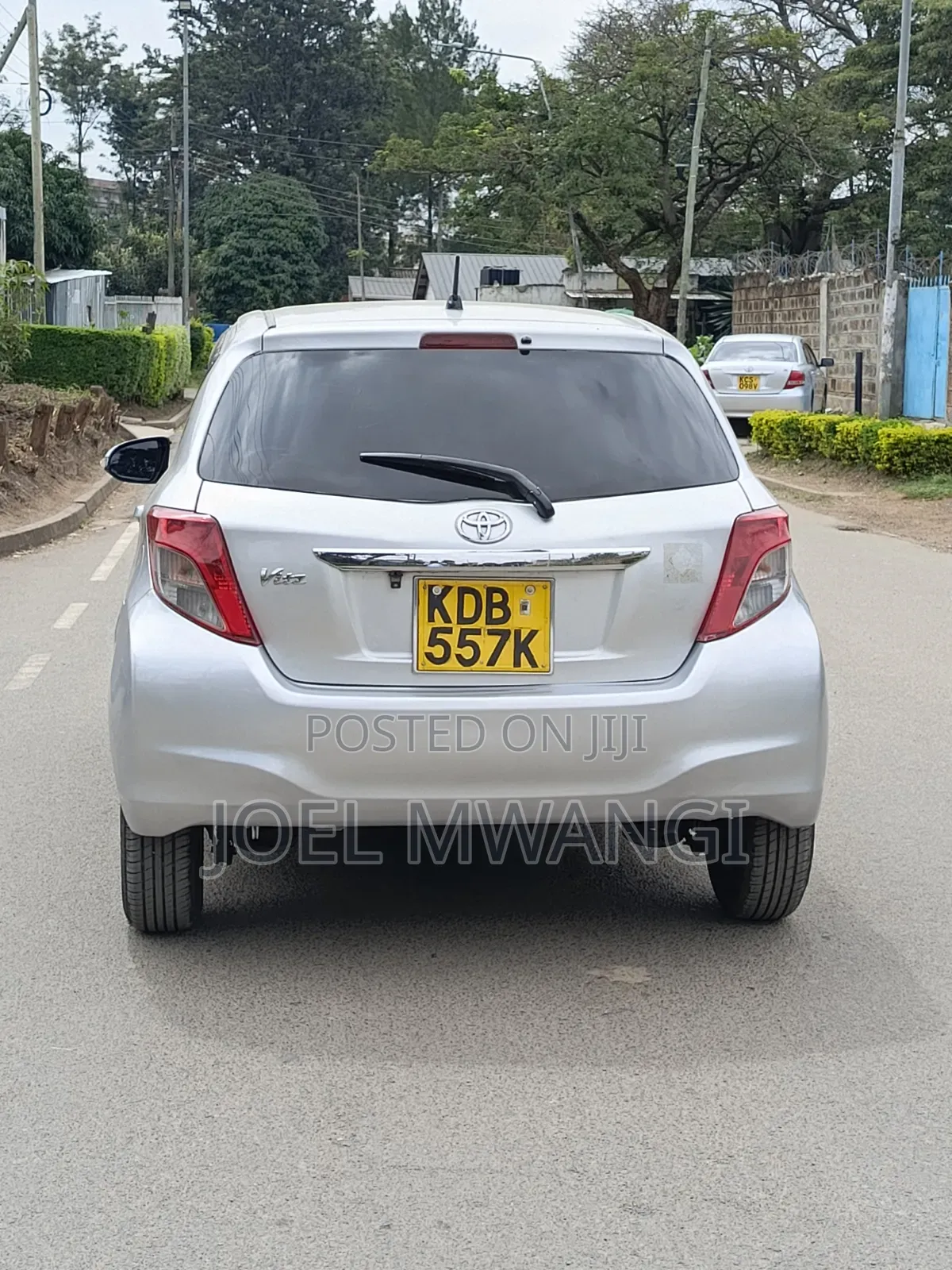 Toyota Vitz 2014 Silver