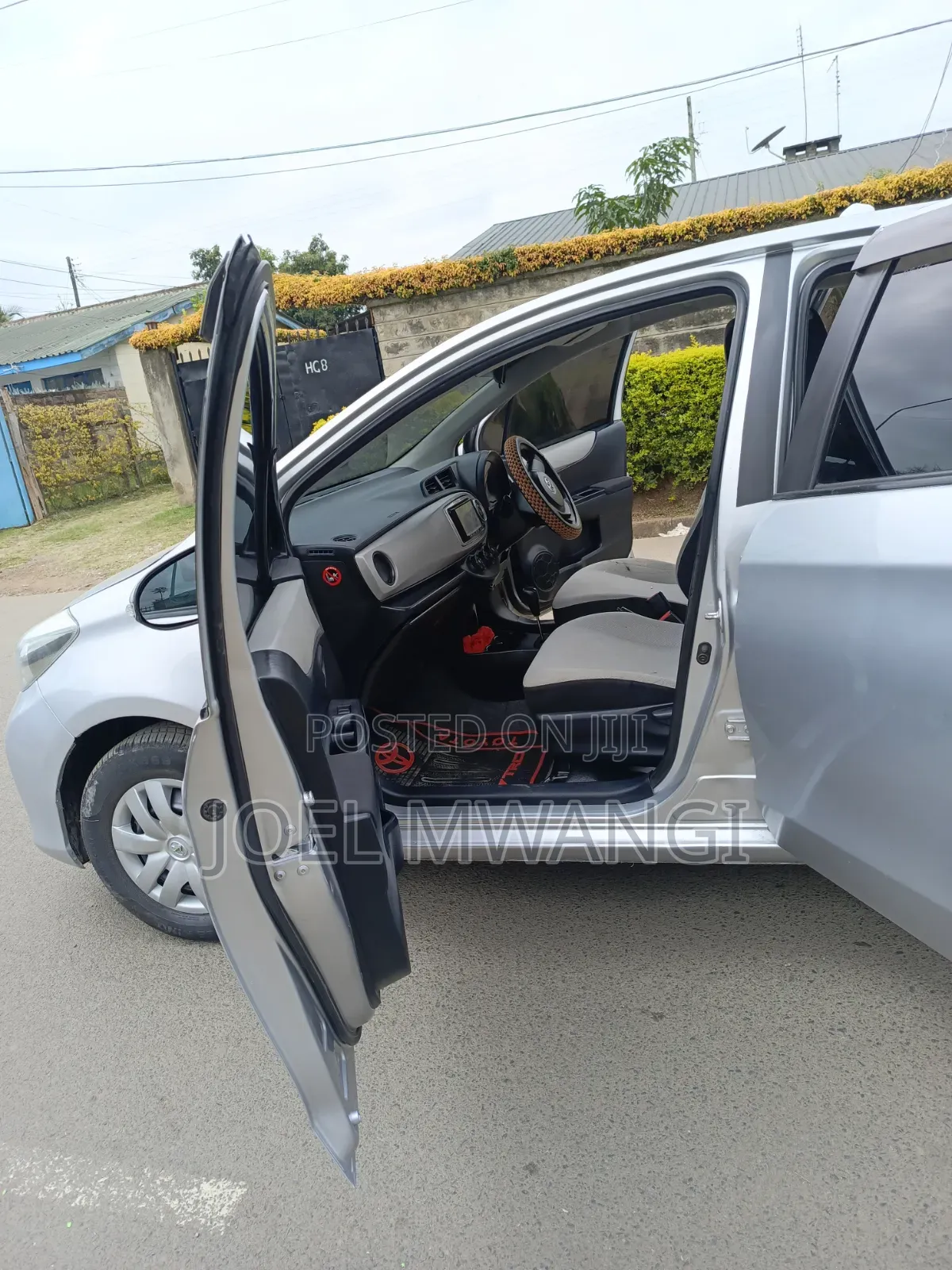 Toyota Vitz 2014 Silver