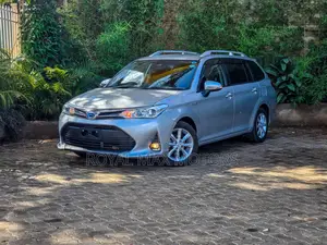 Toyota Corolla Fielder 1.5 Hybrid FWD 2020 Silver