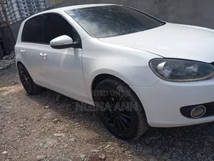 Volkswagen Golf 2010 White