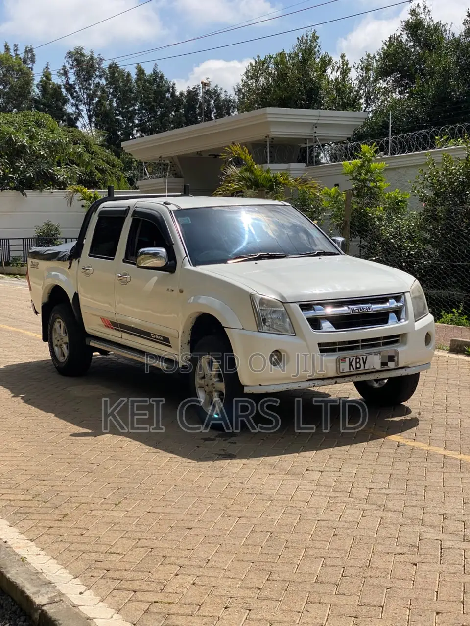 Isuzu D-MAX 2011 White