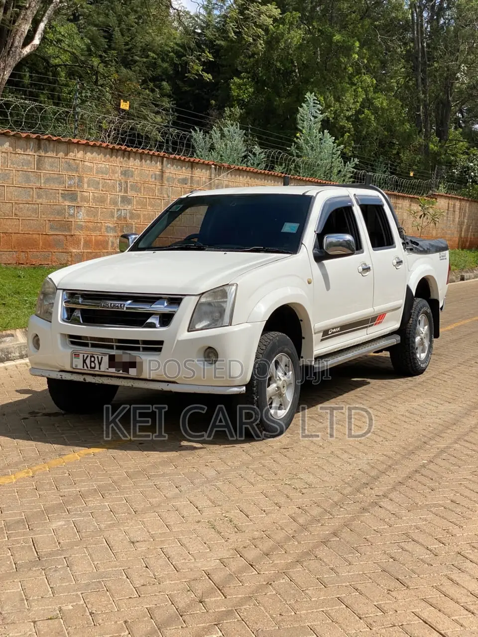 Isuzu D-MAX 2011 White