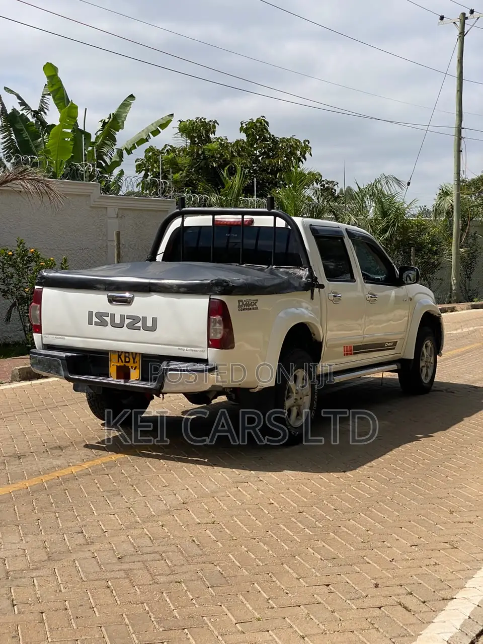 Isuzu D-MAX 2011 White