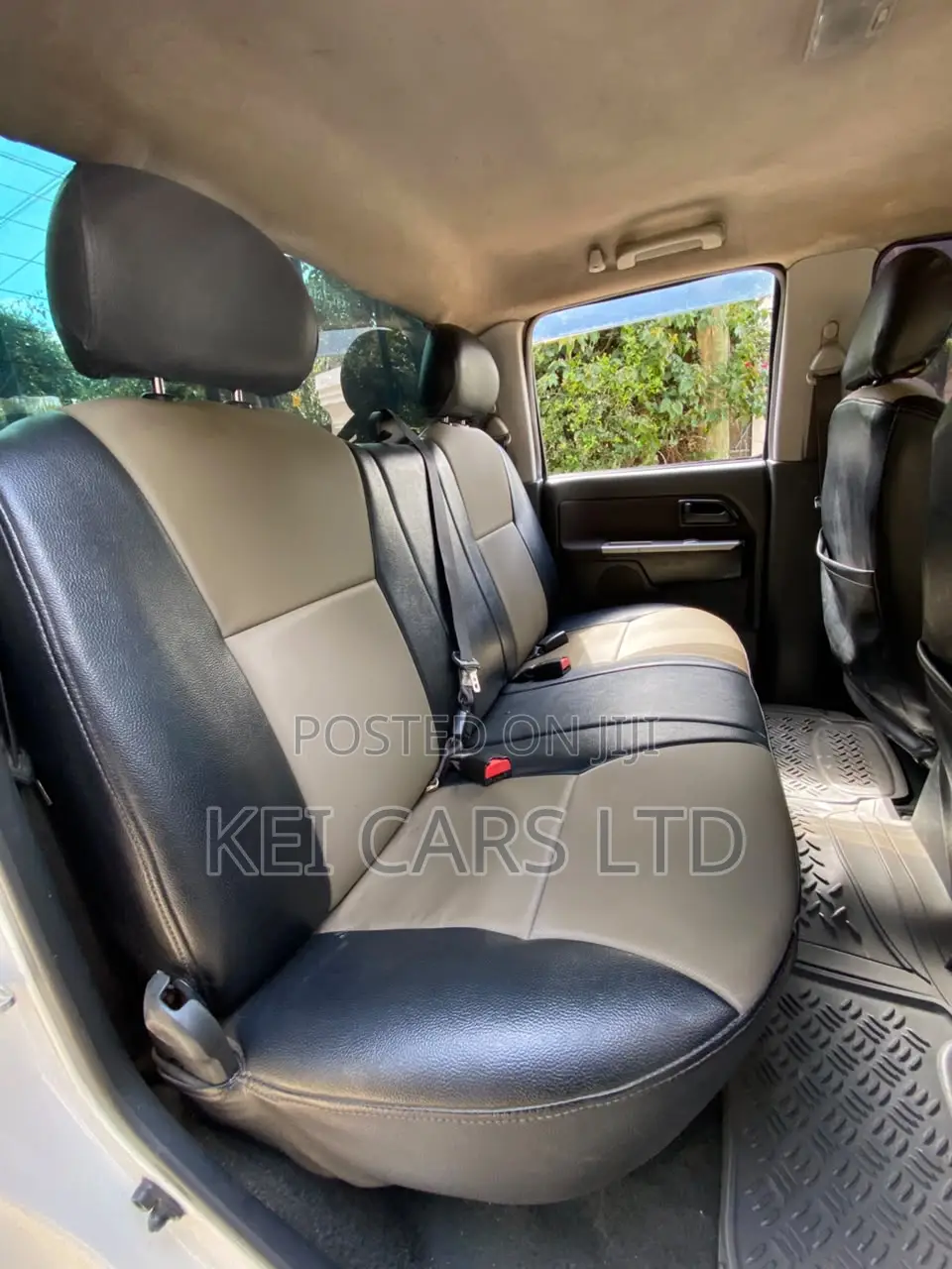Isuzu D-MAX 2011 White