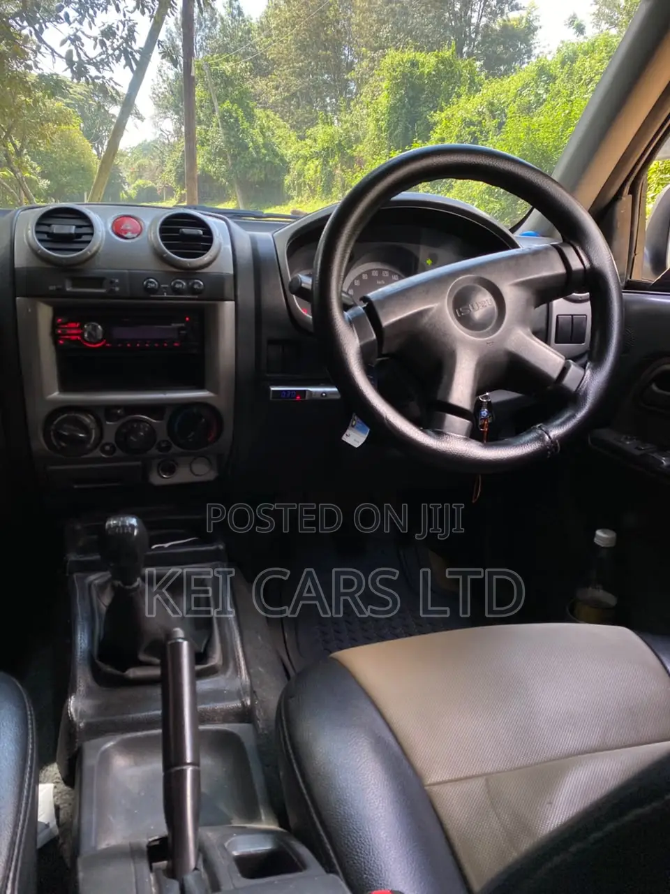 Isuzu D-MAX 2011 White