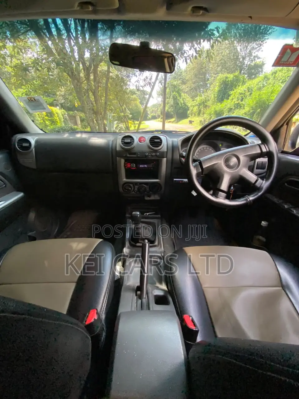 Isuzu D-MAX 2011 White