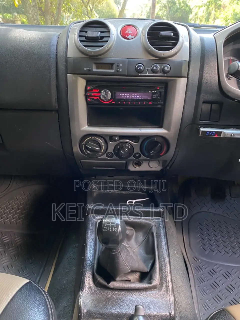 Isuzu D-MAX 2011 White