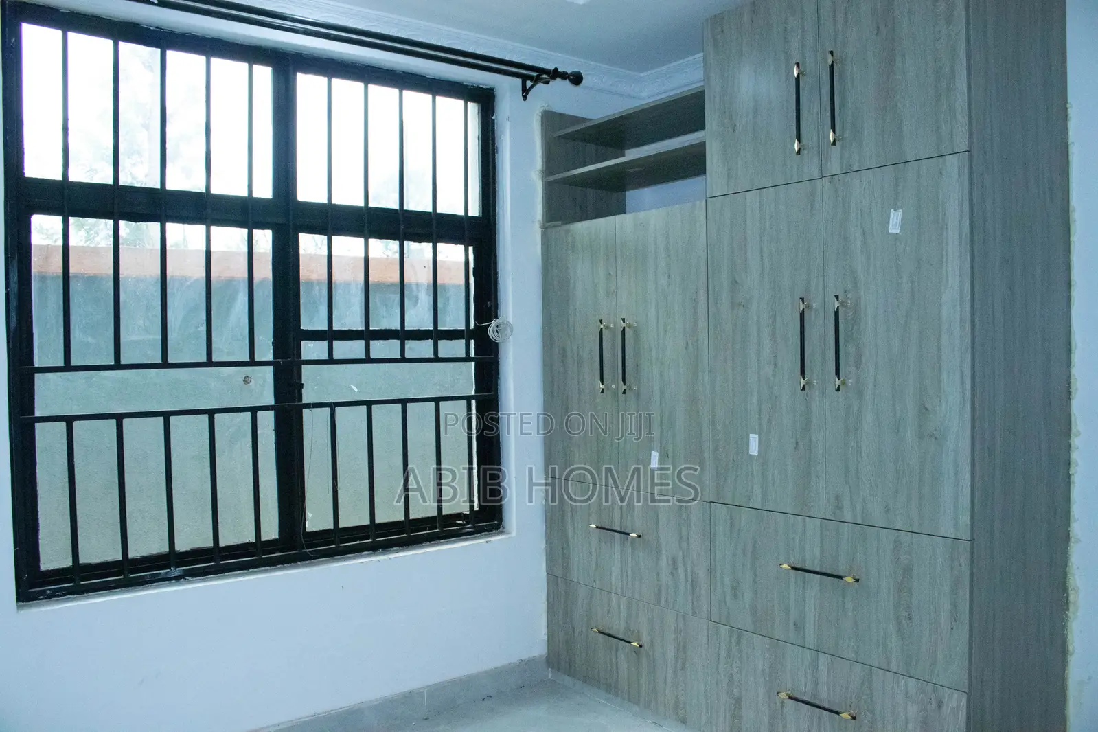 4bdrm House in Croton, Kenyatta Road / Theta for sale