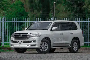Toyota Land Cruiser 2019 White