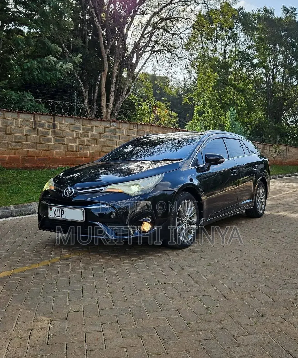 Toyota Avensis 2016 Black