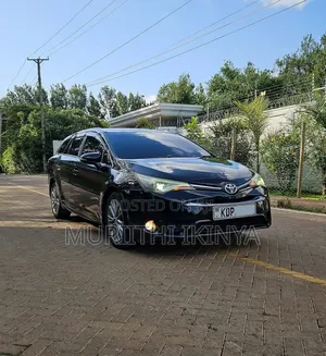 Toyota Avensis 2016 Black