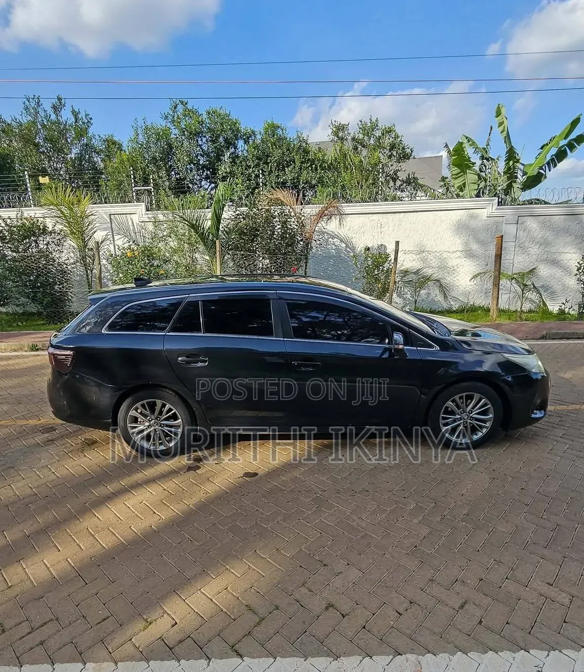 Toyota Avensis 2016 Black