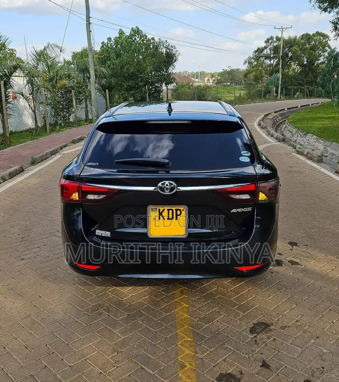 Toyota Avensis 2016 Black