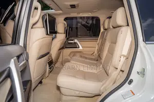 Toyota Land Cruiser 2019 White
