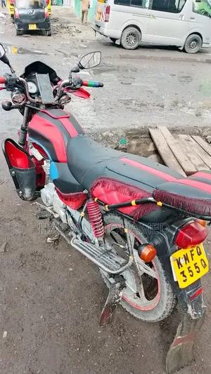 TVS HLX 125 2018 Red