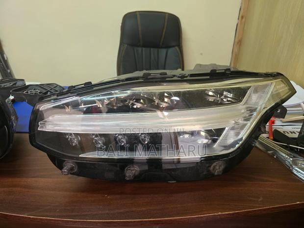 Volvo Headlights - thumbnail 6