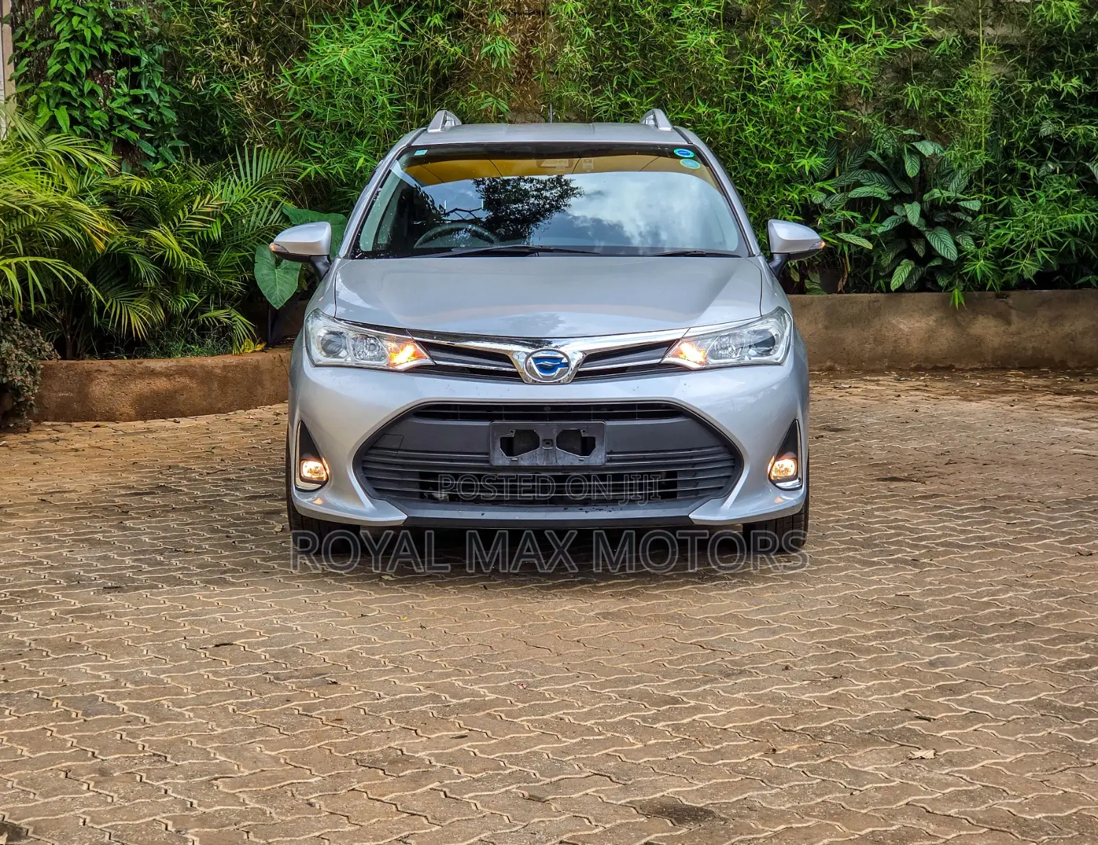 Toyota Corolla Fielder 2019 Silver