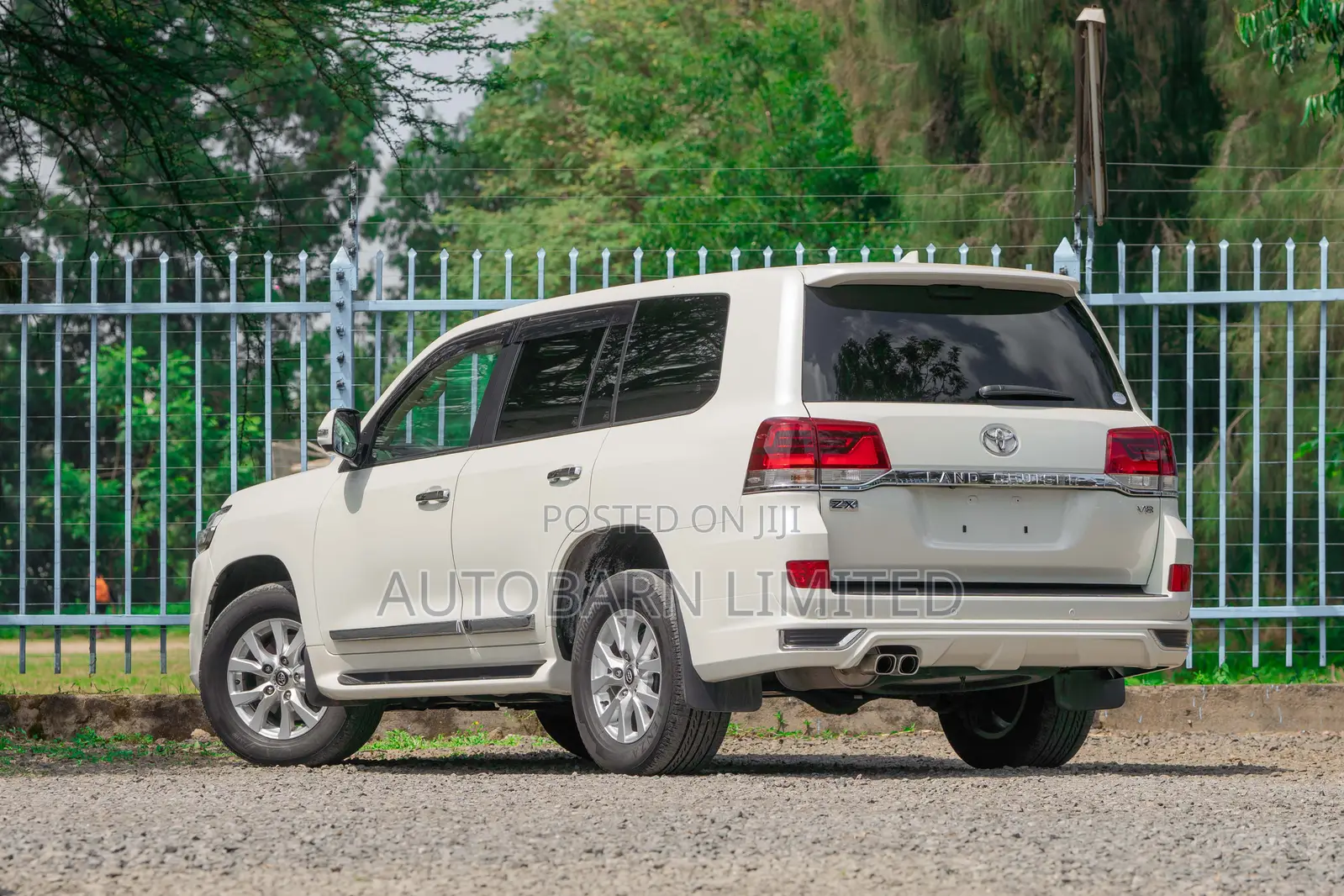 Toyota Land Cruiser 2019 White