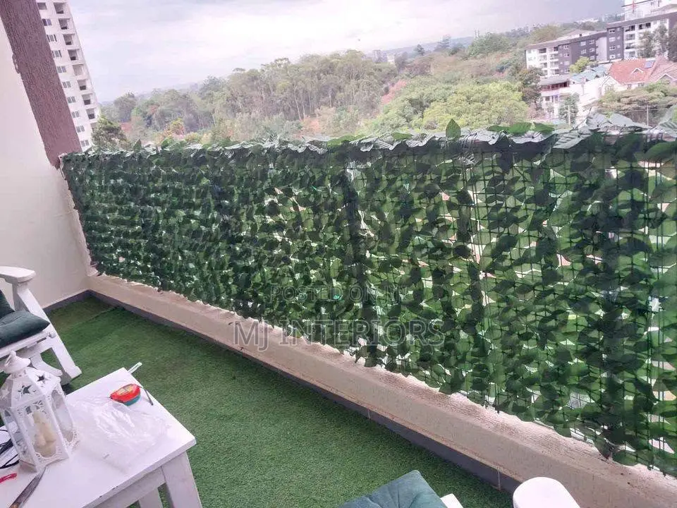 Dark Green Artificial Privacy Fence Roll for Balcony Garden Use