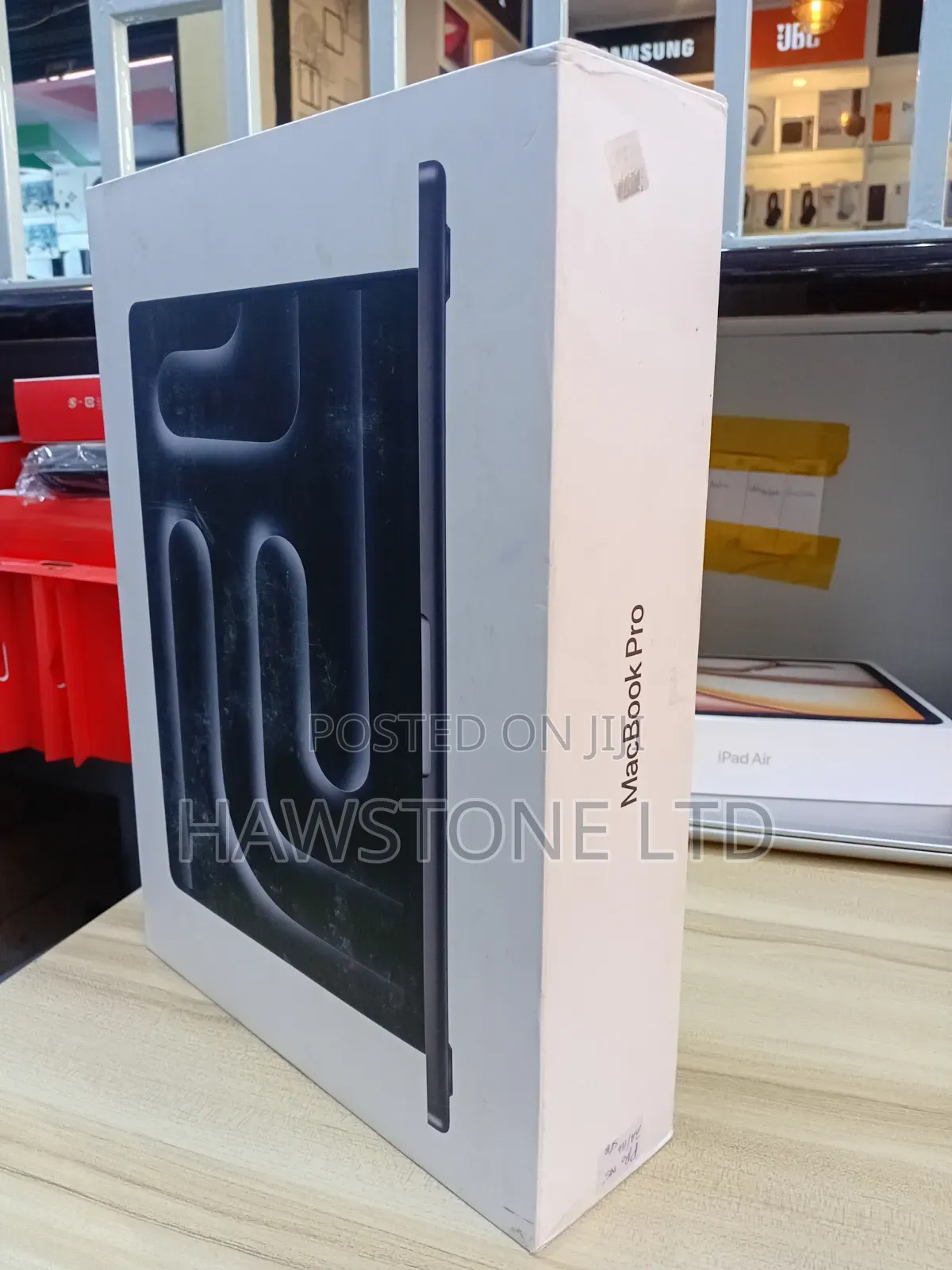 New Laptop Apple MacBook Pro 24GB Apple M5 SSD 1T