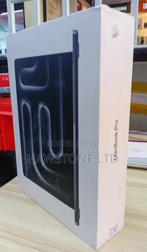New Laptop Apple MacBook Pro 24GB Apple M5 SSD 1T