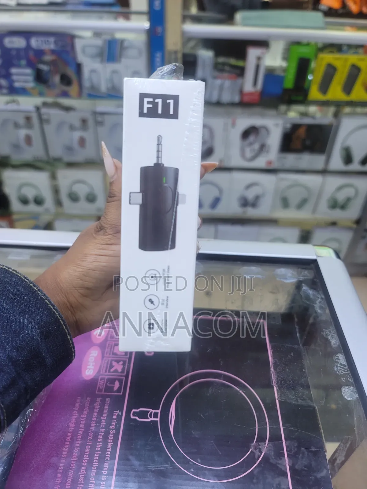F11_2 Wireless Microphone