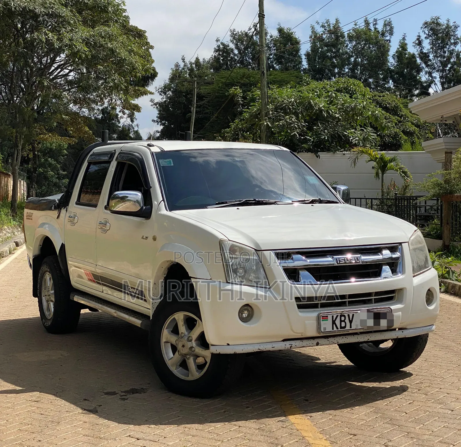 Isuzu D-MAX 2010 White