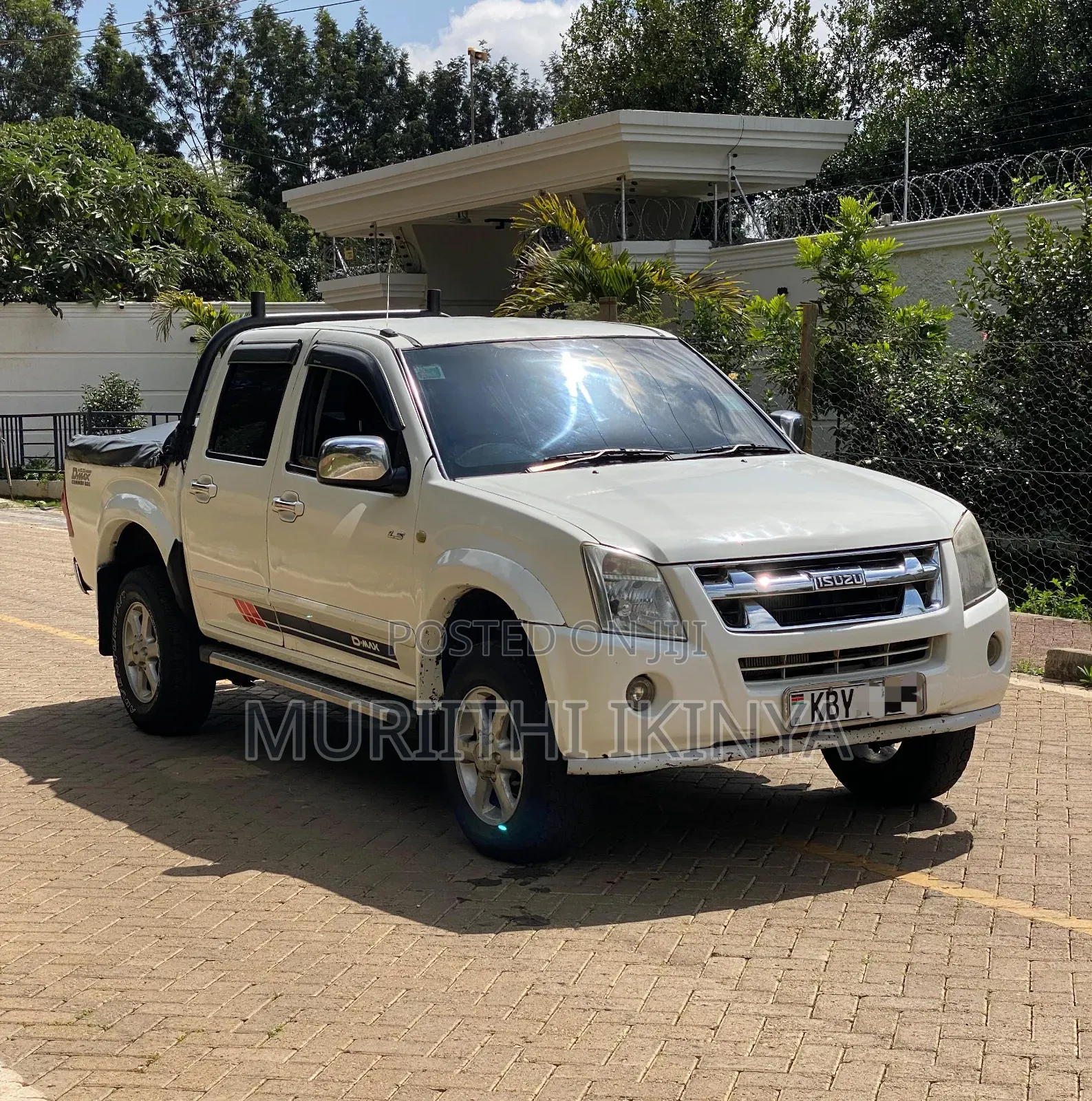Isuzu D-MAX 2010 White