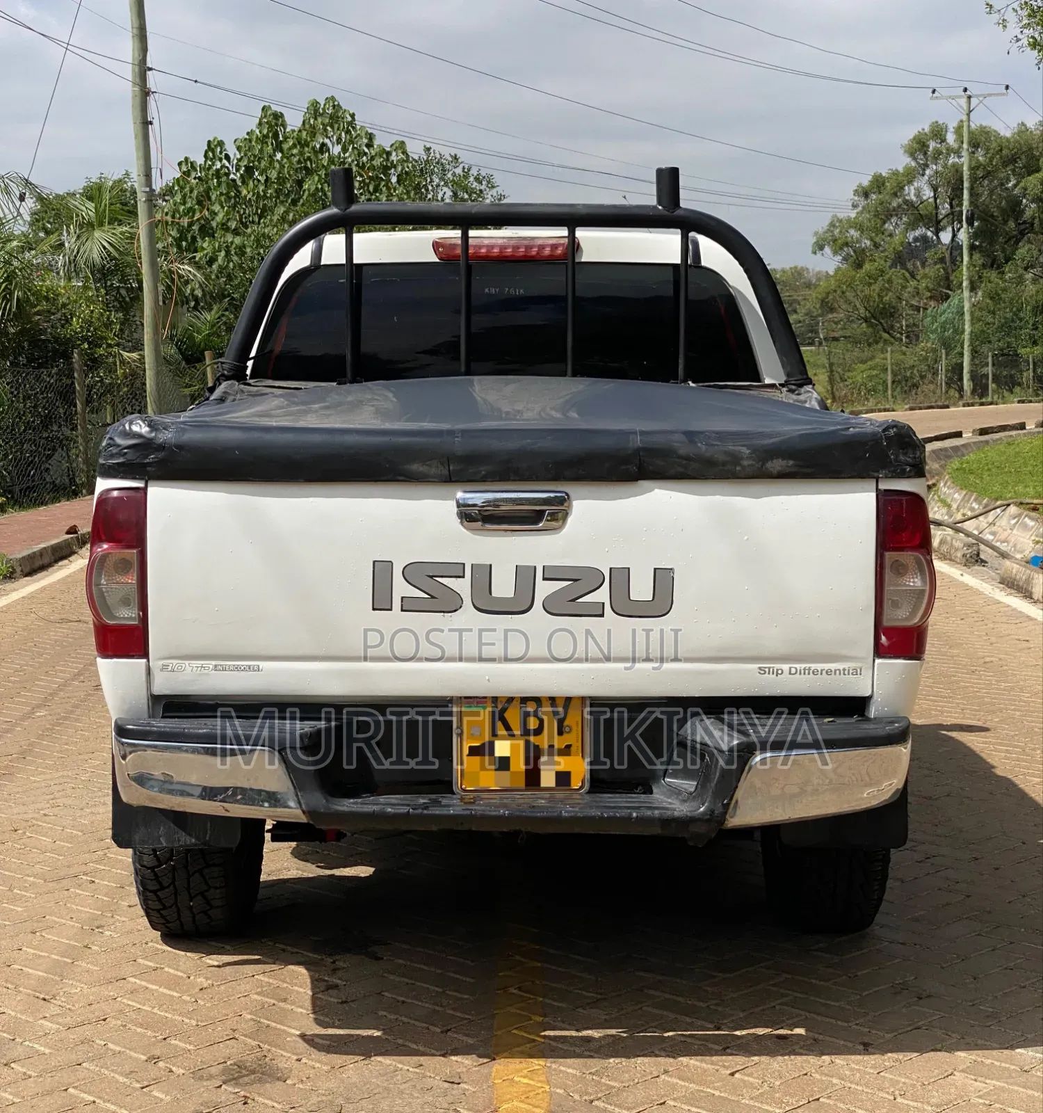 Isuzu D-MAX 2010 White