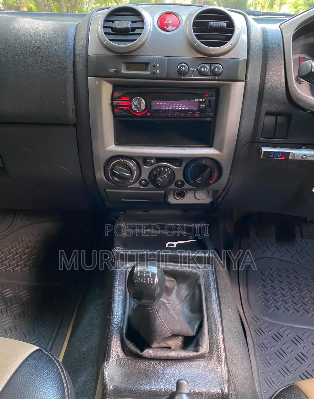 Isuzu D-MAX 2010 White