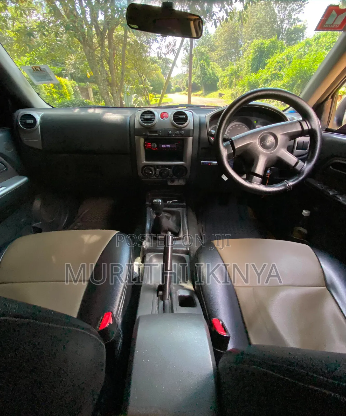 Isuzu D-MAX 2010 White