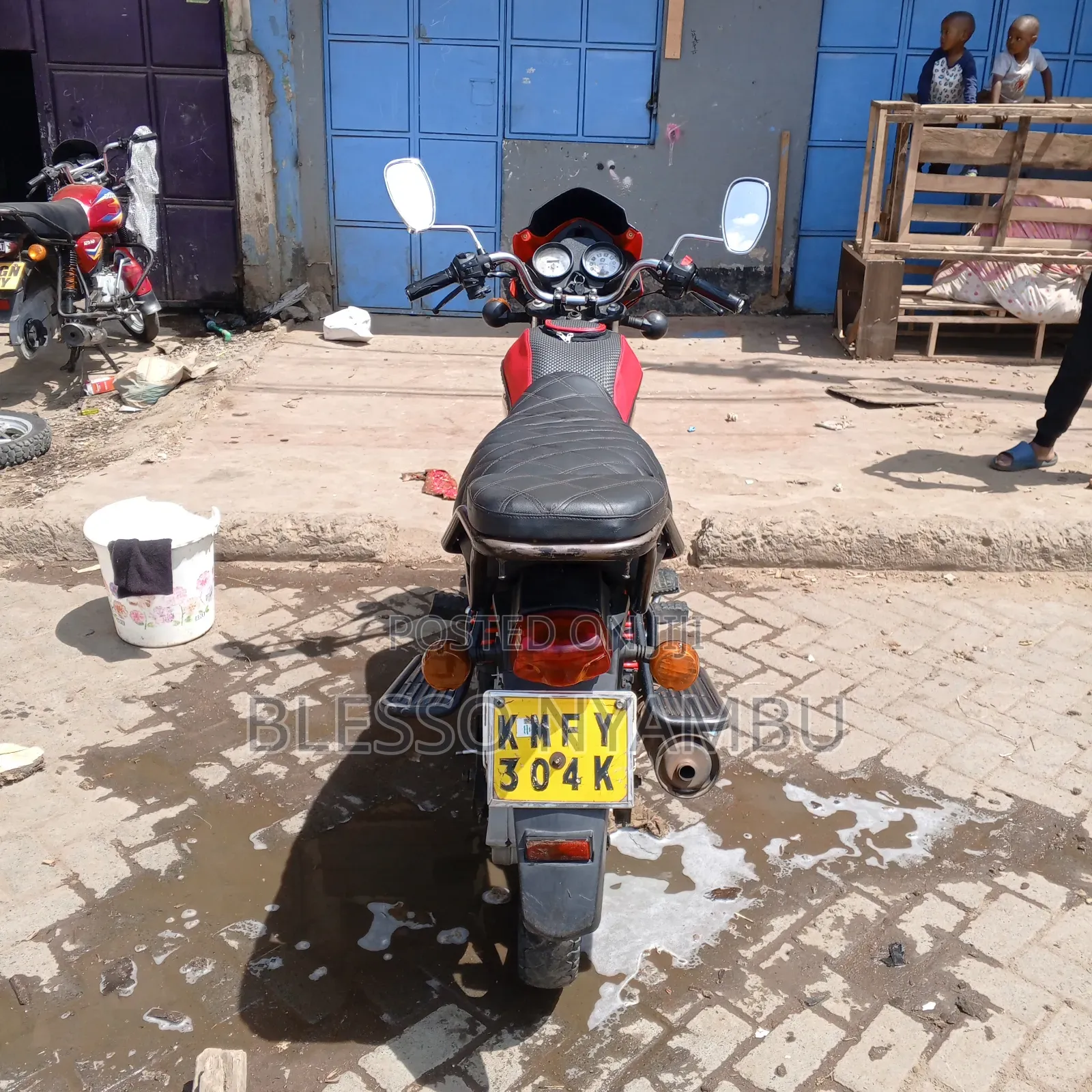 TVS HLX Plus ES 2023 Red