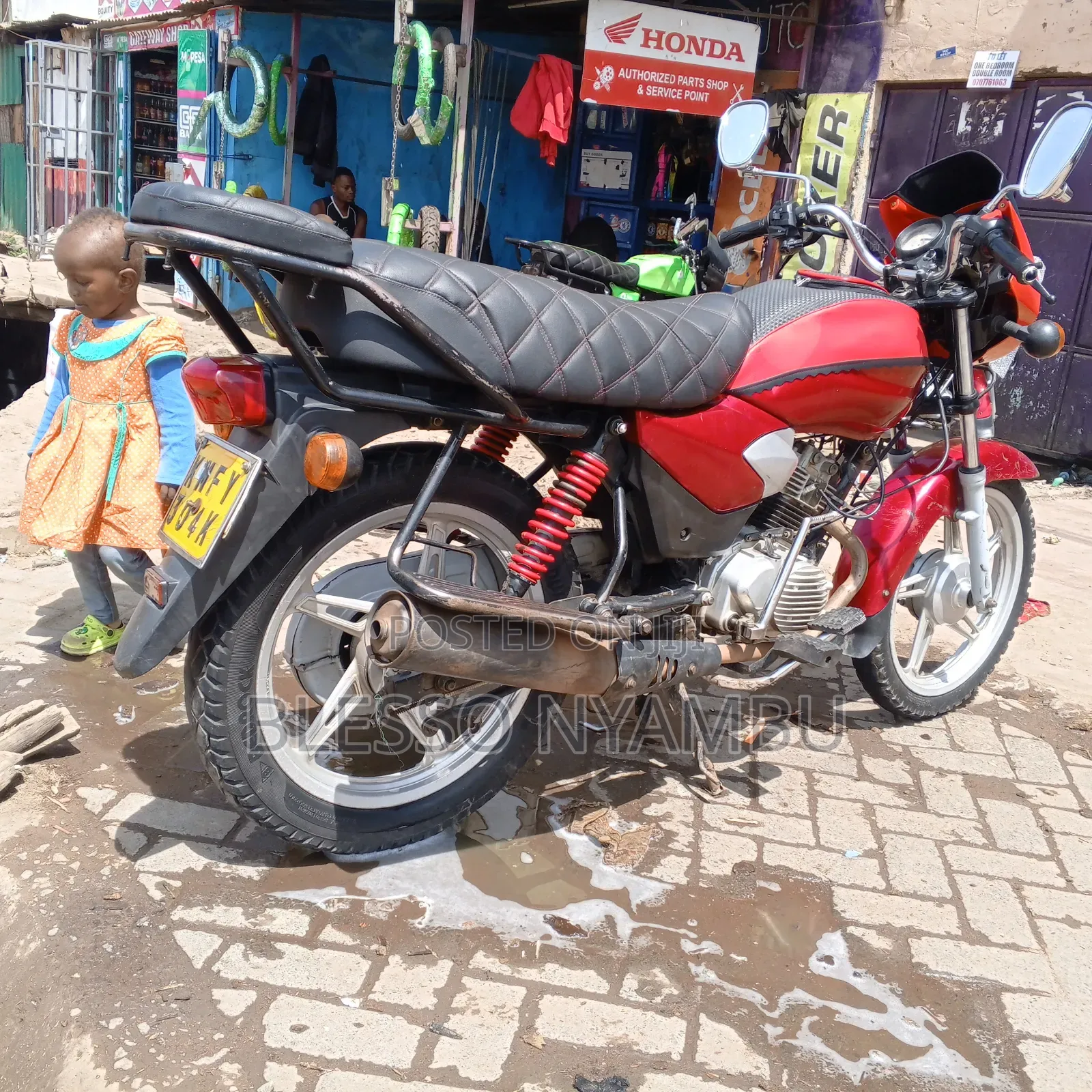 TVS HLX Plus ES 2023 Red
