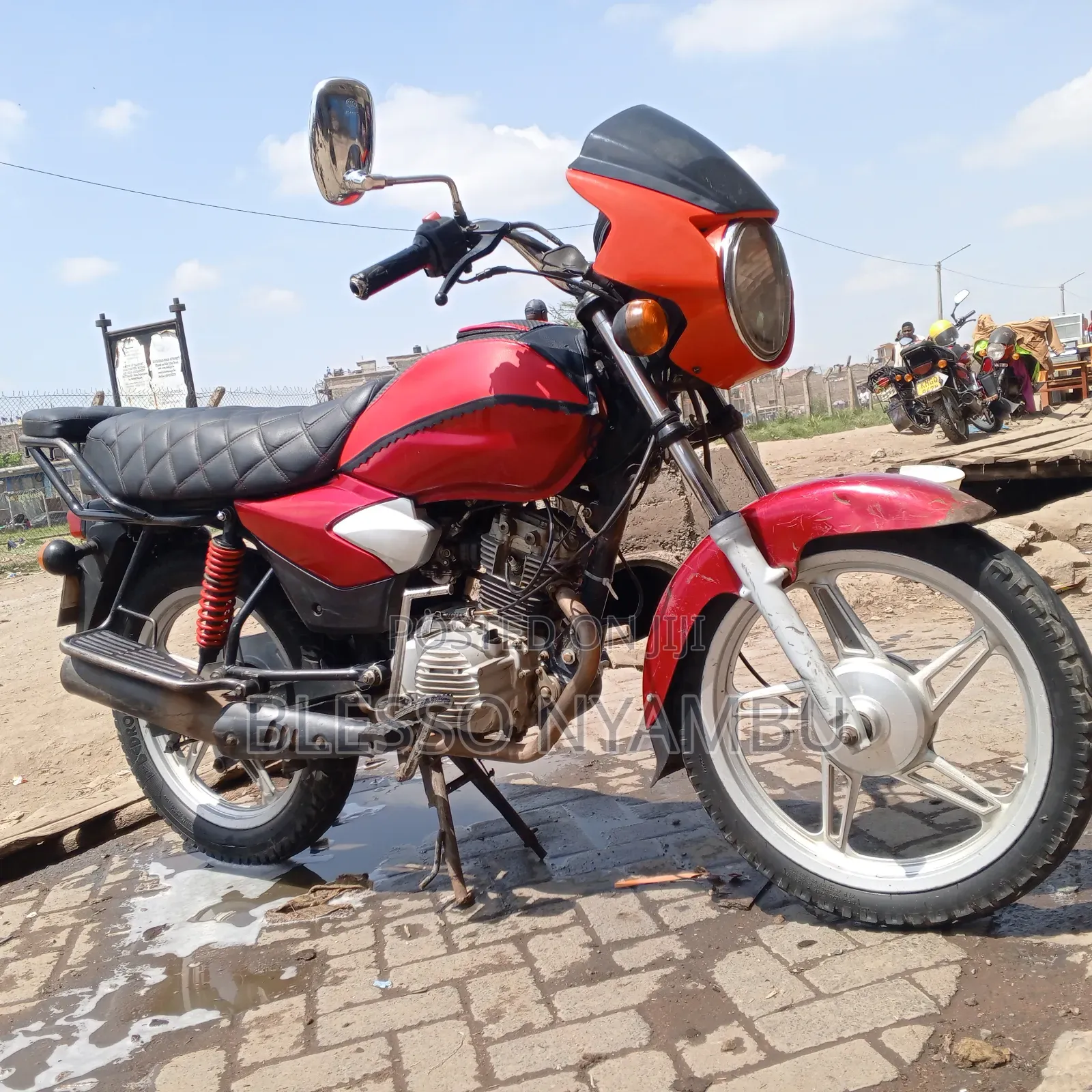 TVS HLX Plus ES 2023 Red