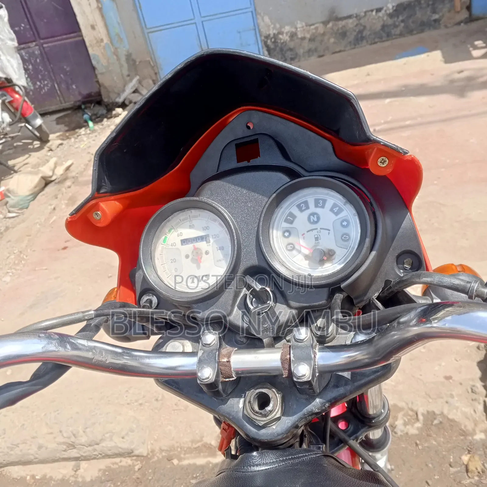 TVS HLX Plus ES 2023 Red