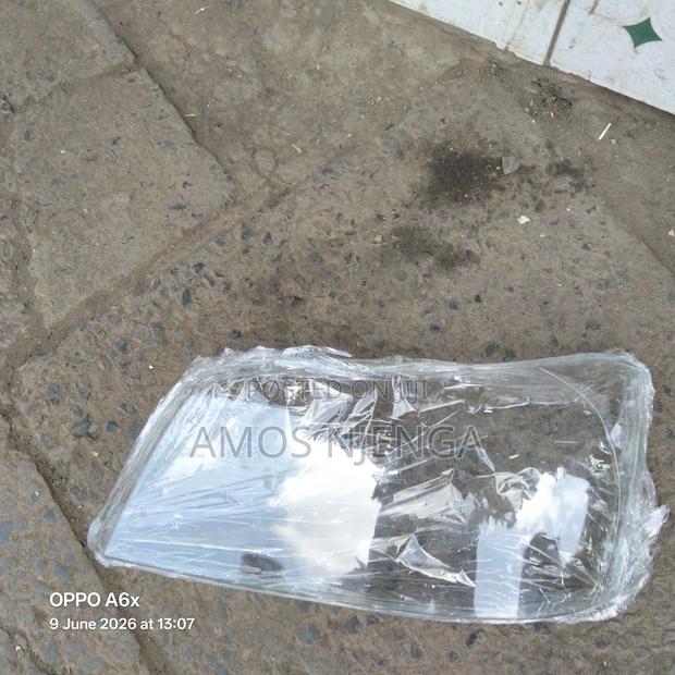 Toyota Kluger Headlight Lens - main view