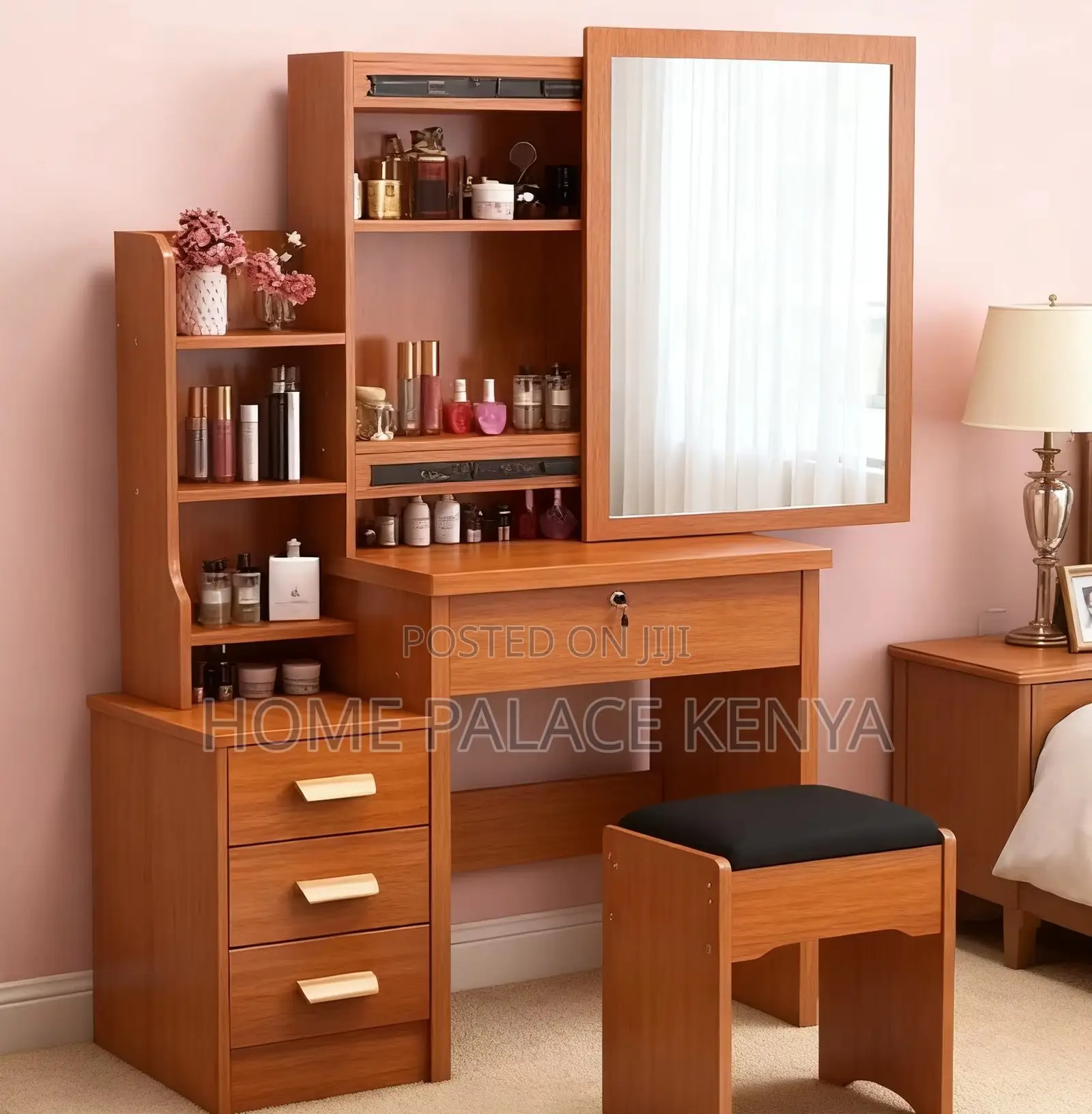 Vanity Table: Brown Makeup Vanity Table With Hidden Storage