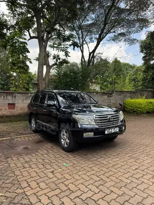 Toyota Land Cruiser 2010 Black