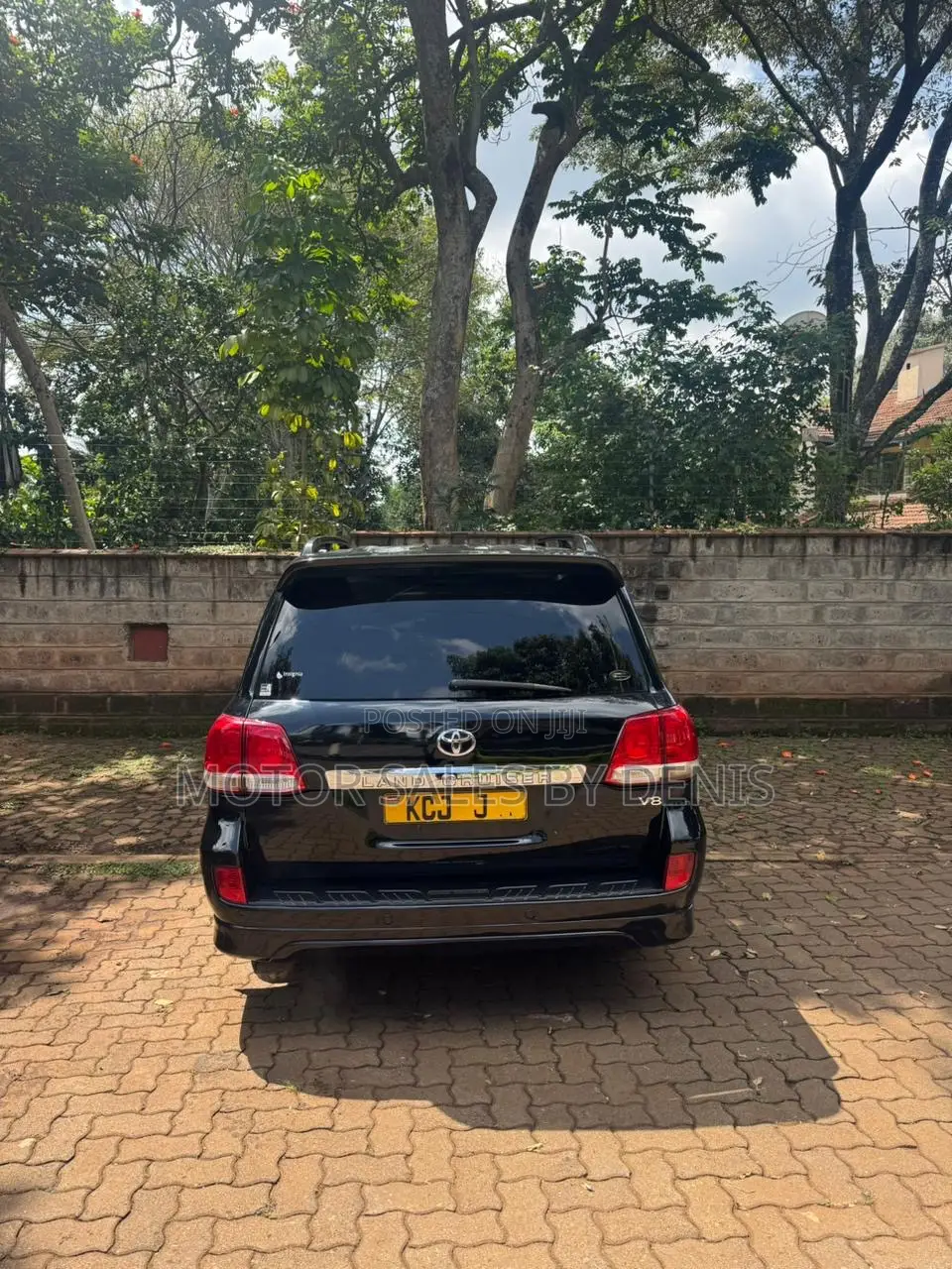 Toyota Land Cruiser 2010 Black