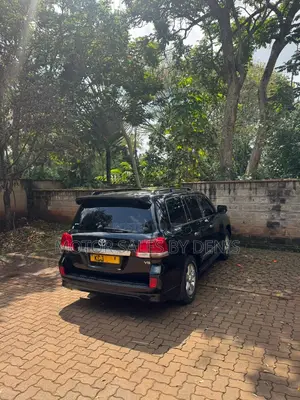 Toyota Land Cruiser 2010 Black