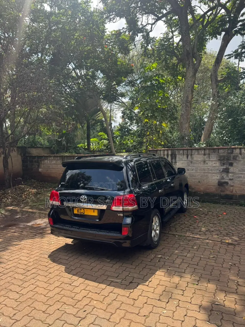 Toyota Land Cruiser 2010 Black