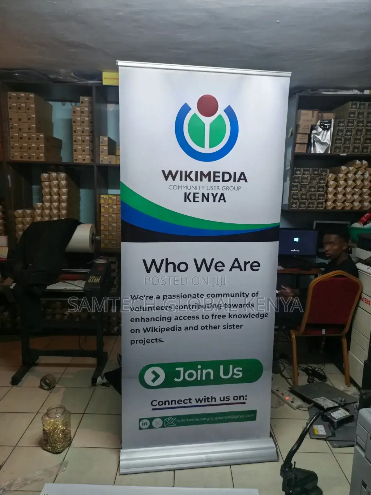 Narrow Base Roll Up Banner