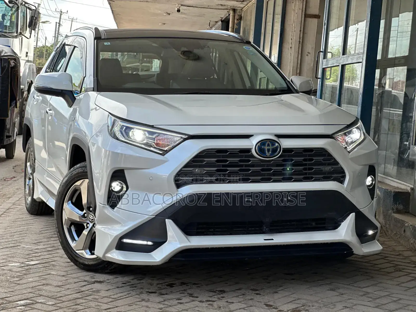 Toyota RAV4 Hybrid 2019 Pearl