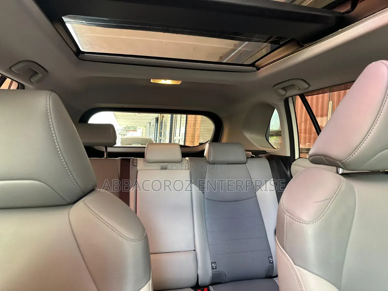 Toyota RAV4 Hybrid 2019 Pearl