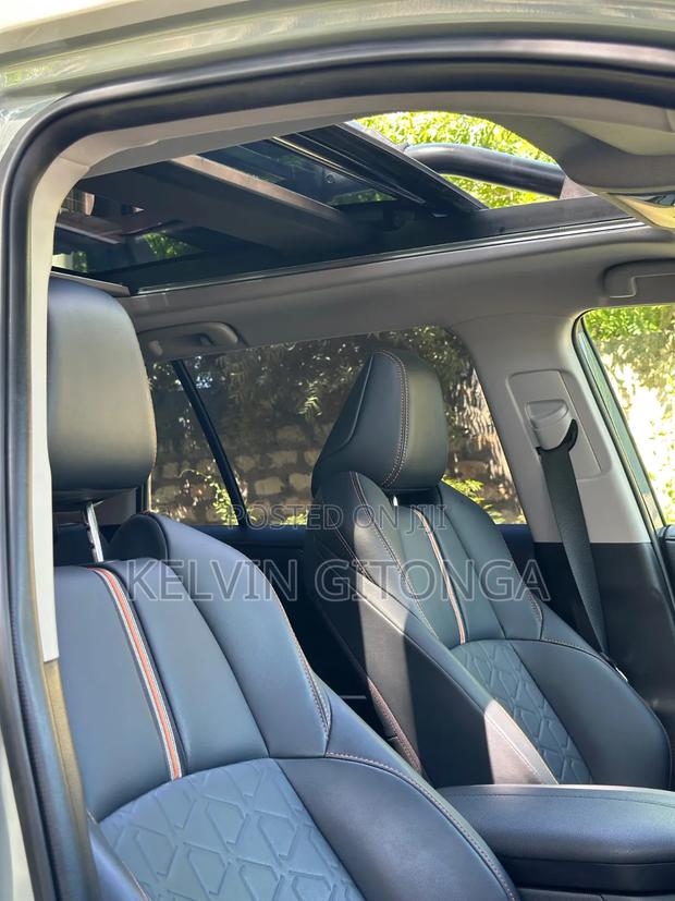 Toyota RAV4 2019 Green - thumbnail 8
