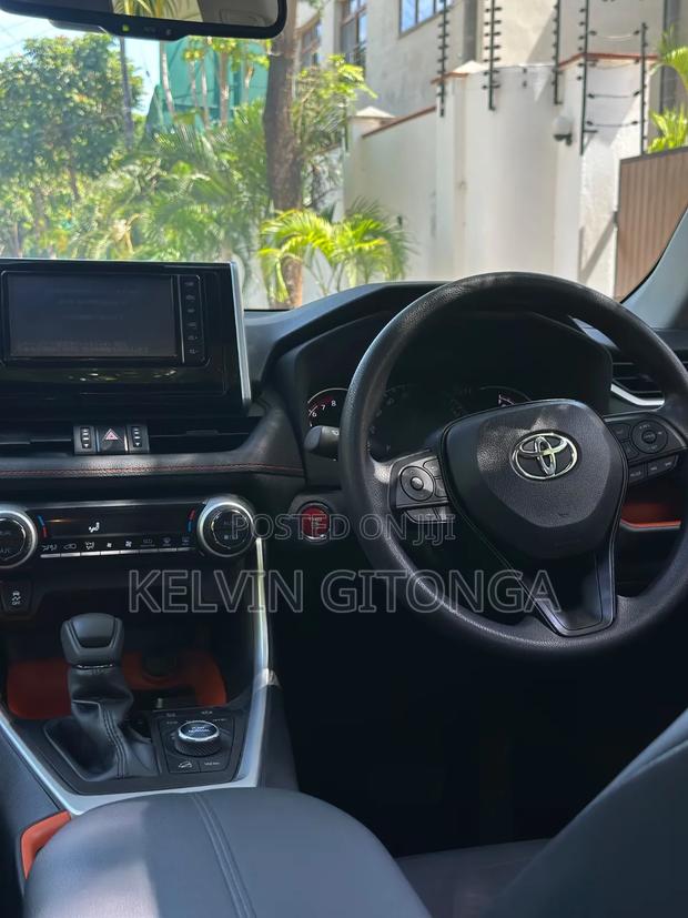 Toyota RAV4 2019 Green - thumbnail 13