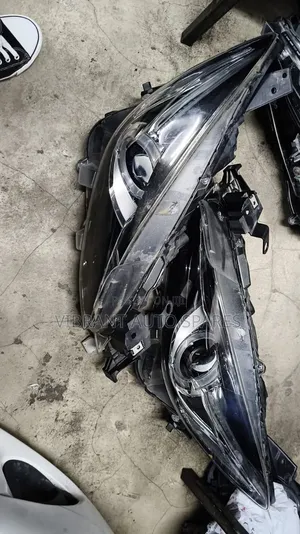 Mazda Axela 2016 Headlights