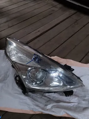 Nissan Teana Headlight Xenon