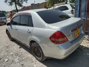 Nissan Tiida 2007 Silver
