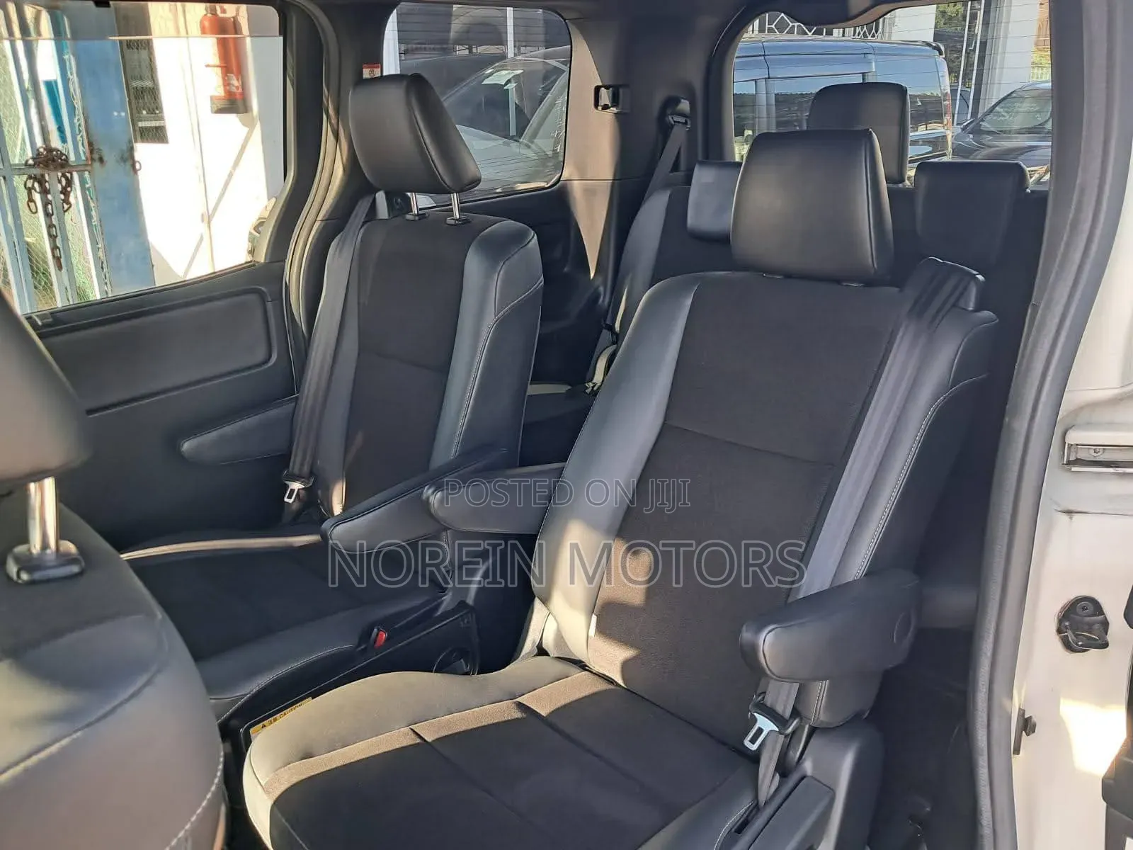 Toyota Noah 2019 Off white
